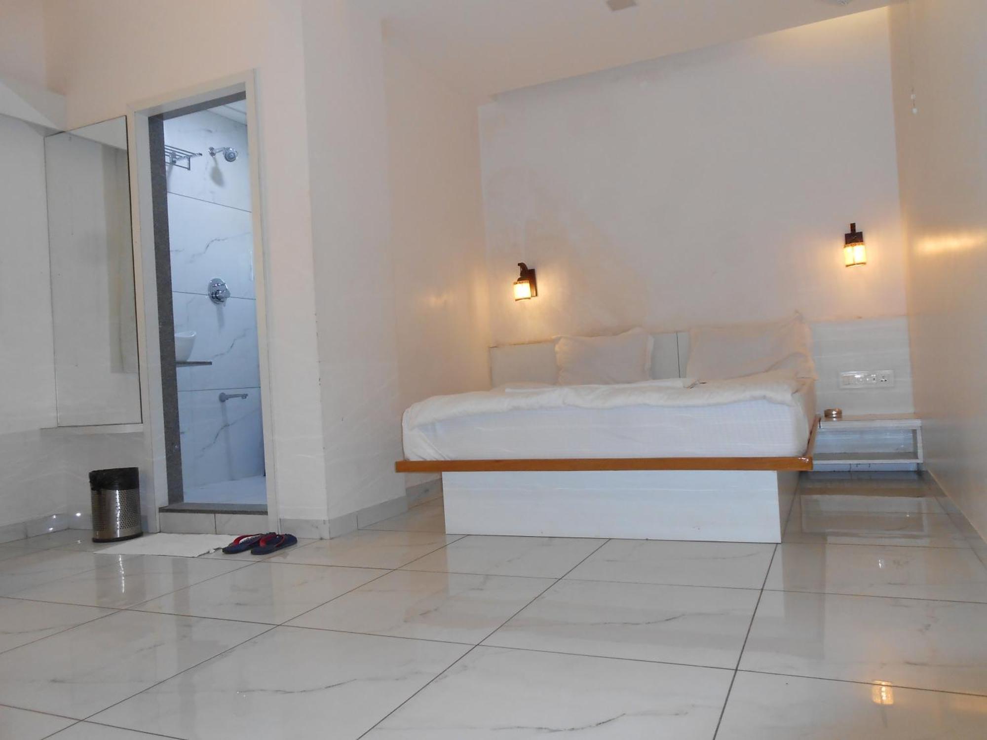 Hotel Crossview Palanpur Exterior photo
