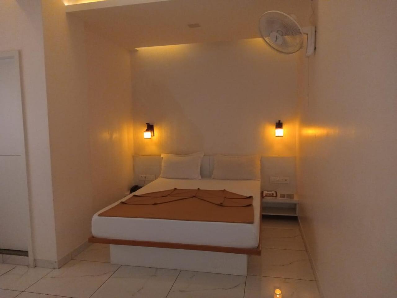 Hotel Crossview Palanpur Exterior photo