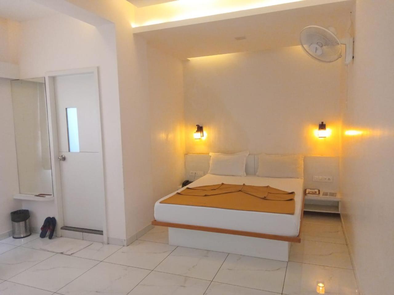 Hotel Crossview Palanpur Exterior photo